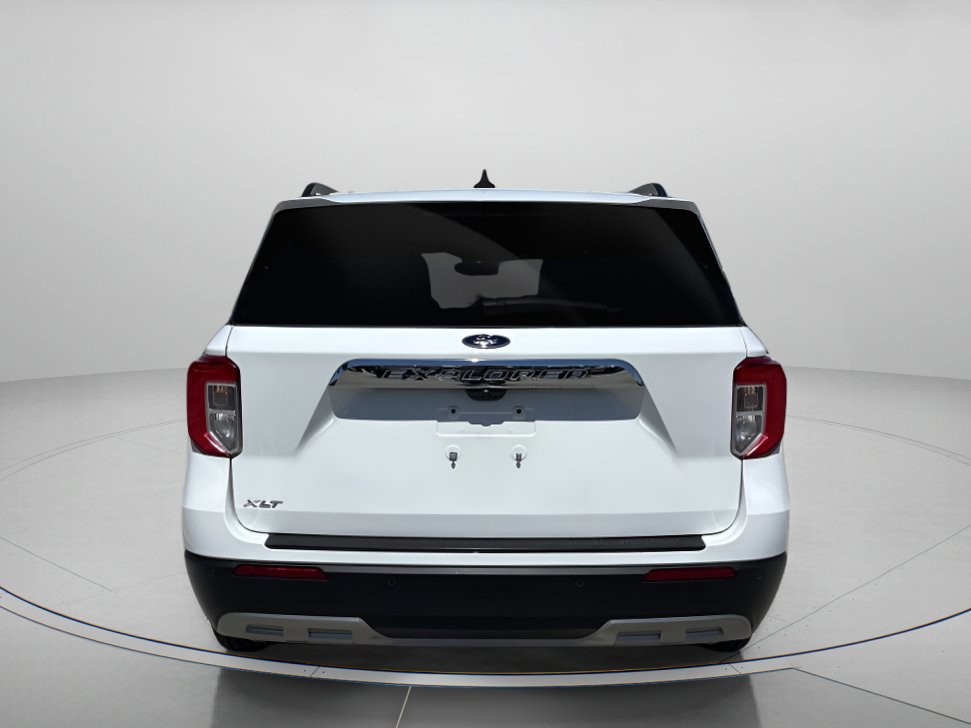 Certified 2023 Ford Explorer XLT w/ Equipment Group 202A image 3