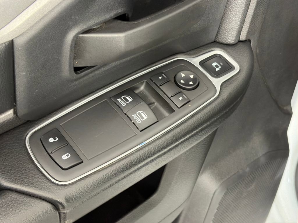 Used 2024 RAM 3500 Tradesman w/ Chrome Appearance Group AWD/4WD image 24