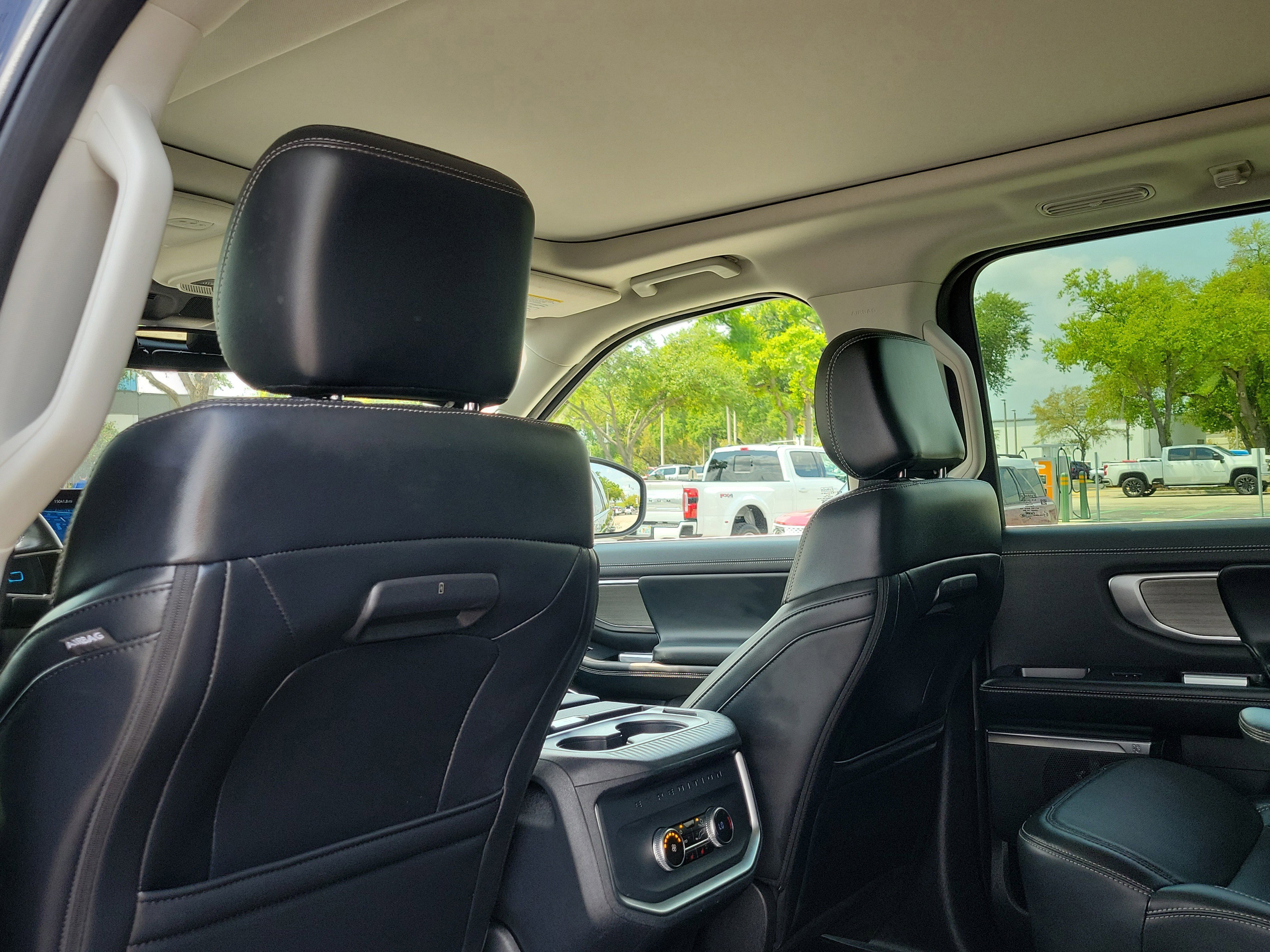 Certified 2025 Ford Expedition Platinum image 14