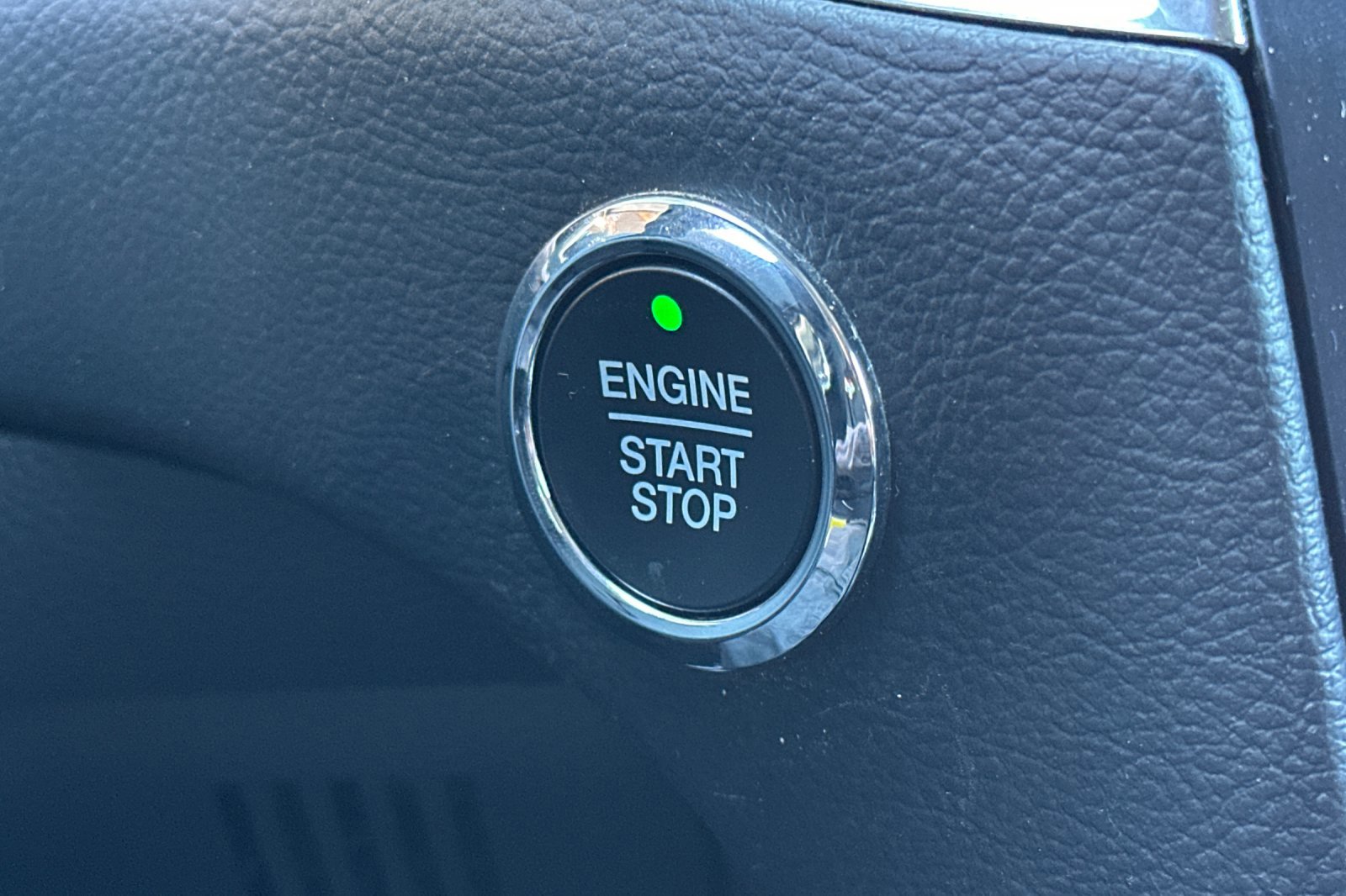 Certified 2022 Ford Edge Titanium image 49