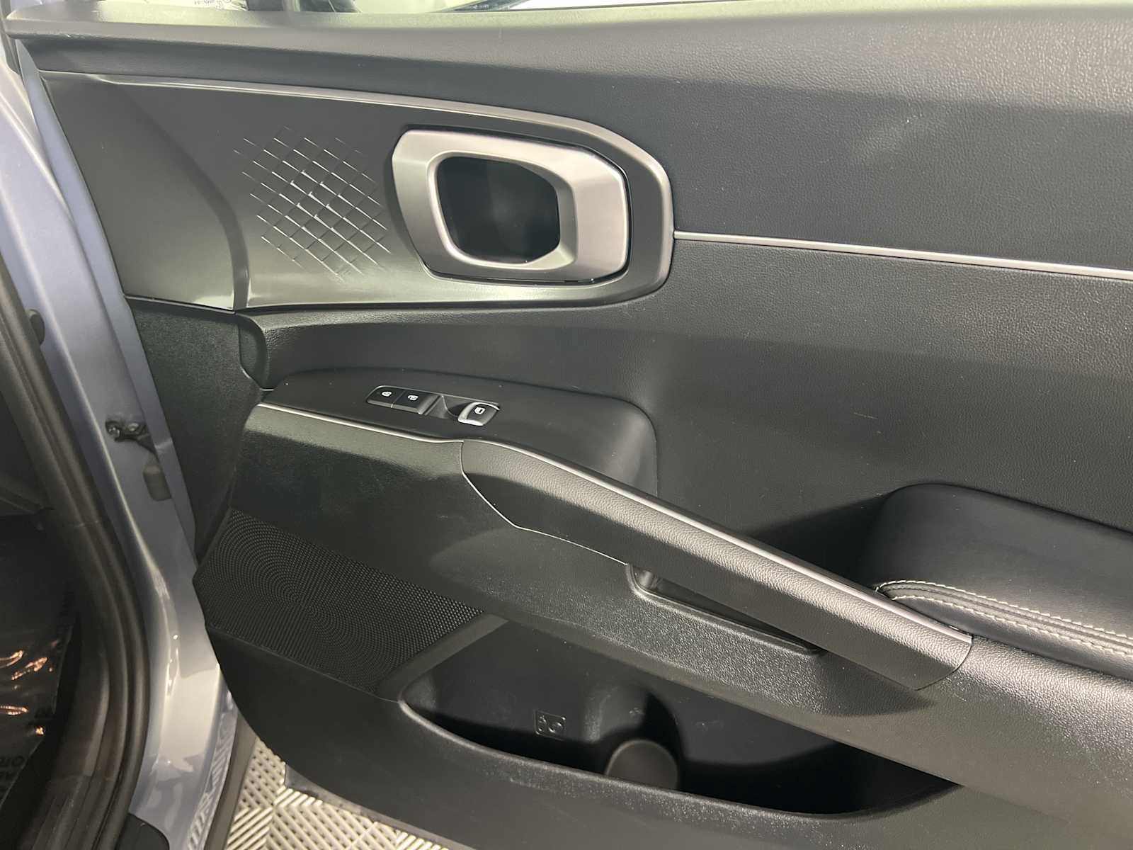 Used 2021 Kia Sorento S FWD image 17