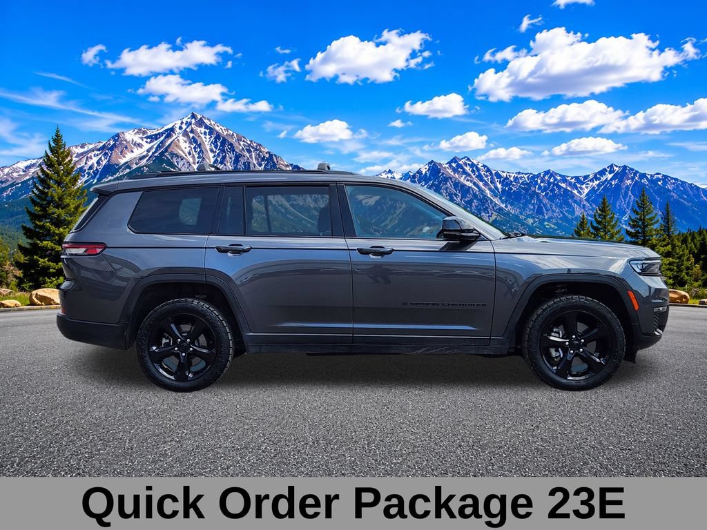 Used 2024 Jeep Grand Cherokee L Limited w/ Black Appearance Package AWD/4WD image 2
