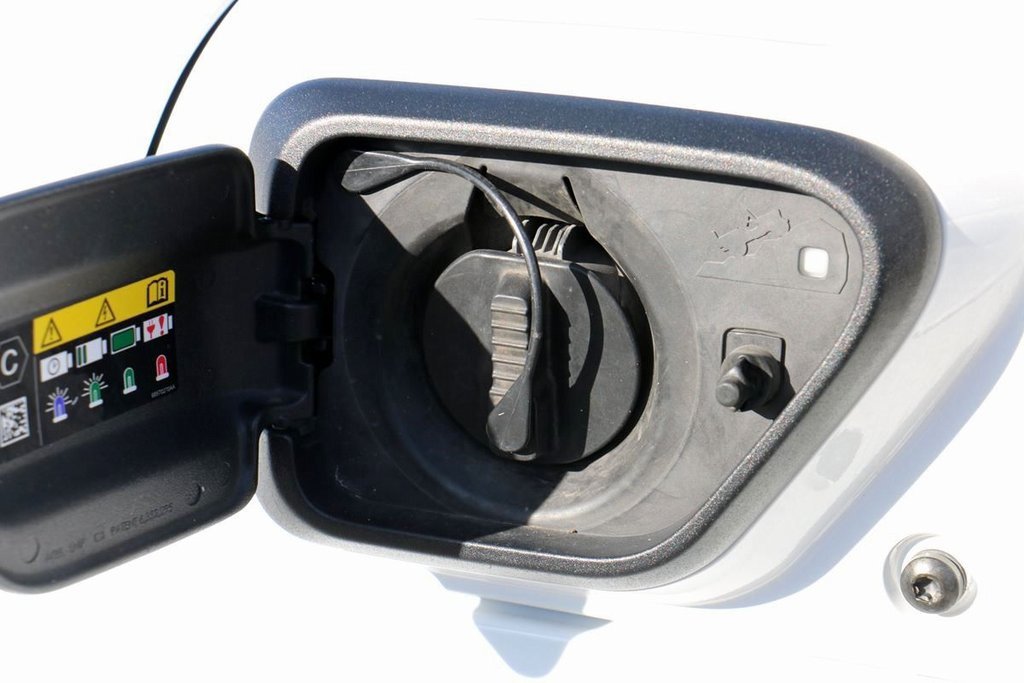 Used 2023 Jeep Wrangler Unlimited Sahara w/ Cold Weather Group image 12