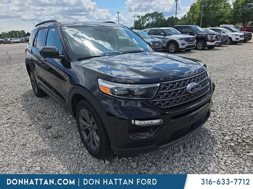 Certified 2023 Ford Explorer XLT w/ Equipment Group 202A AWD/4WD image 2