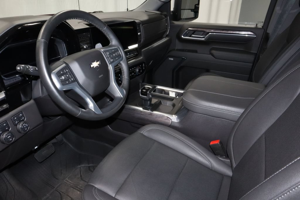 Used 2024 Chevrolet Silverado 1500 LTZ w/ Technology Package AWD/4WD image 22