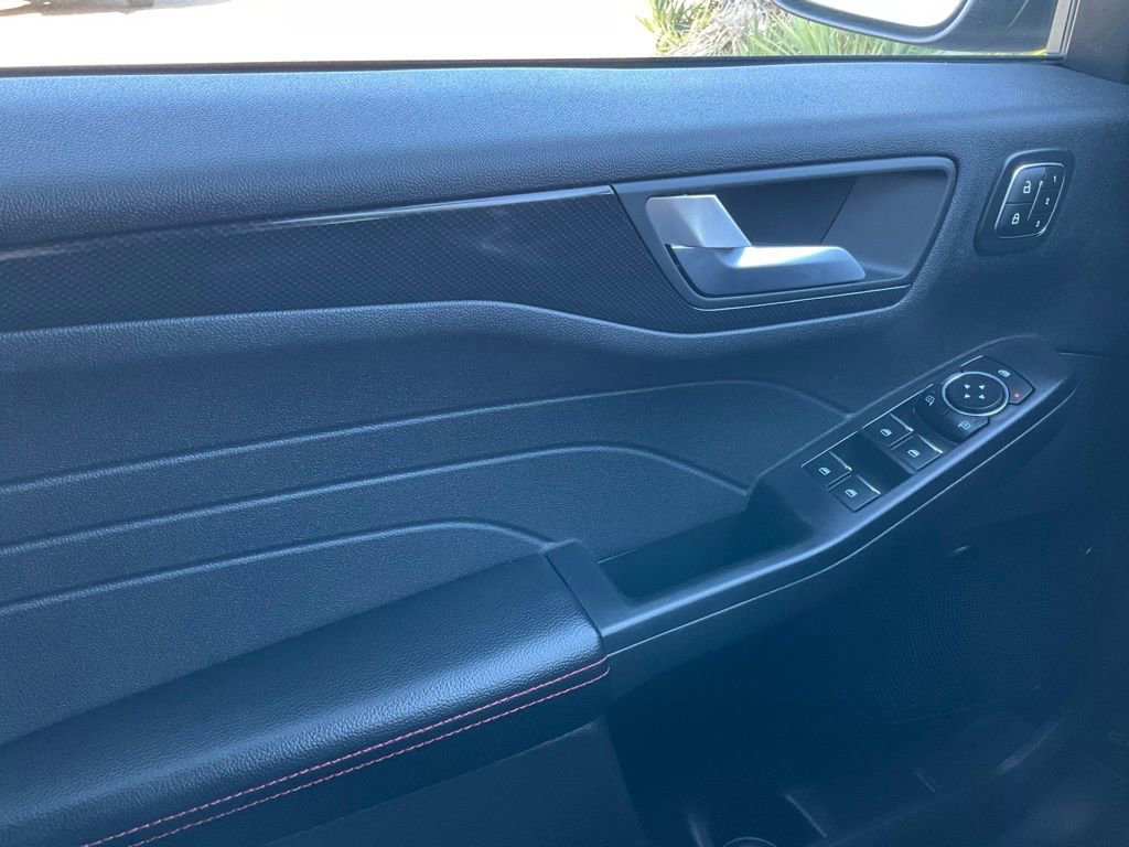 Certified 2024 Ford Escape ST-Line Elite w/ Premium Technology Package image 46