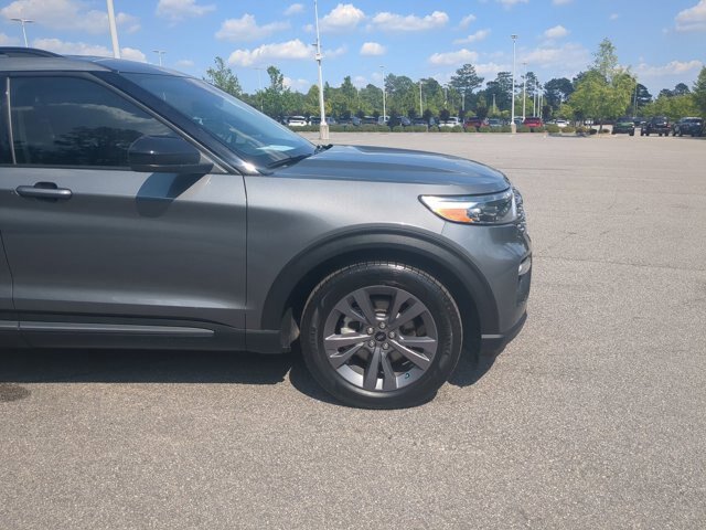 Certified 2022 Ford Explorer XLT w/ Equipment Group 202A RWD image 11
