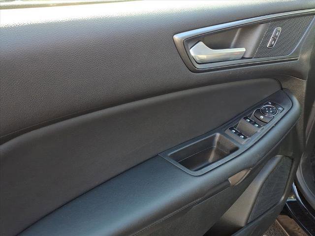 Certified 2022 Ford Edge SE w/ Black Appearance Package image 9