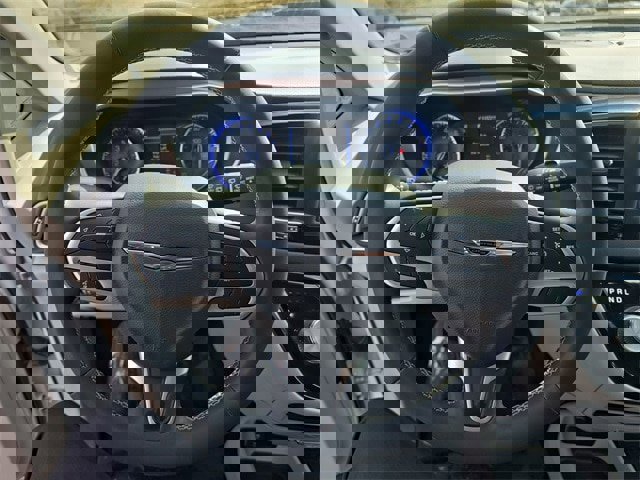 Used 2022 Chrysler Voyager LX image 14