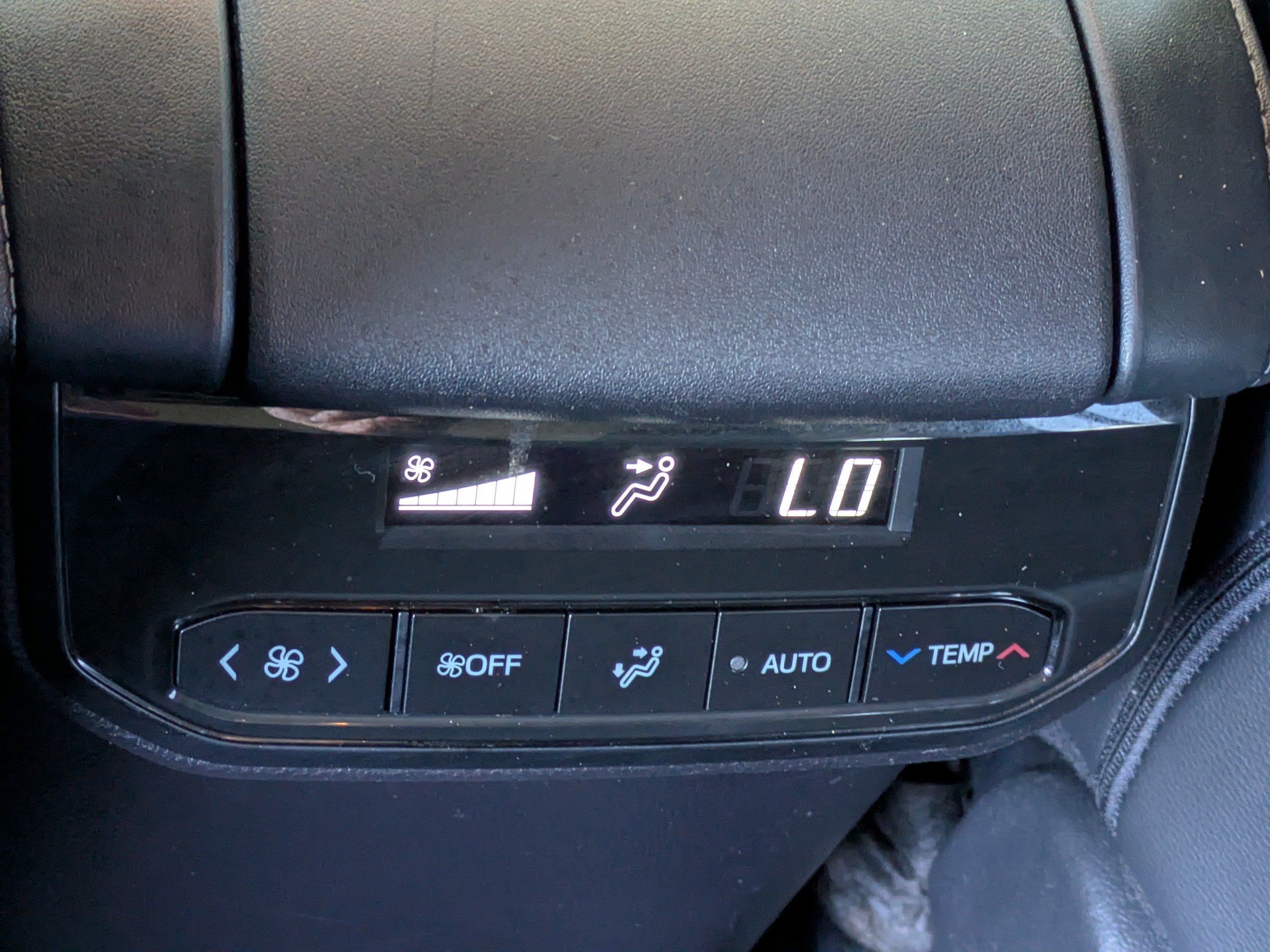 Used 2025 Toyota Highlander XLE FWD image 22