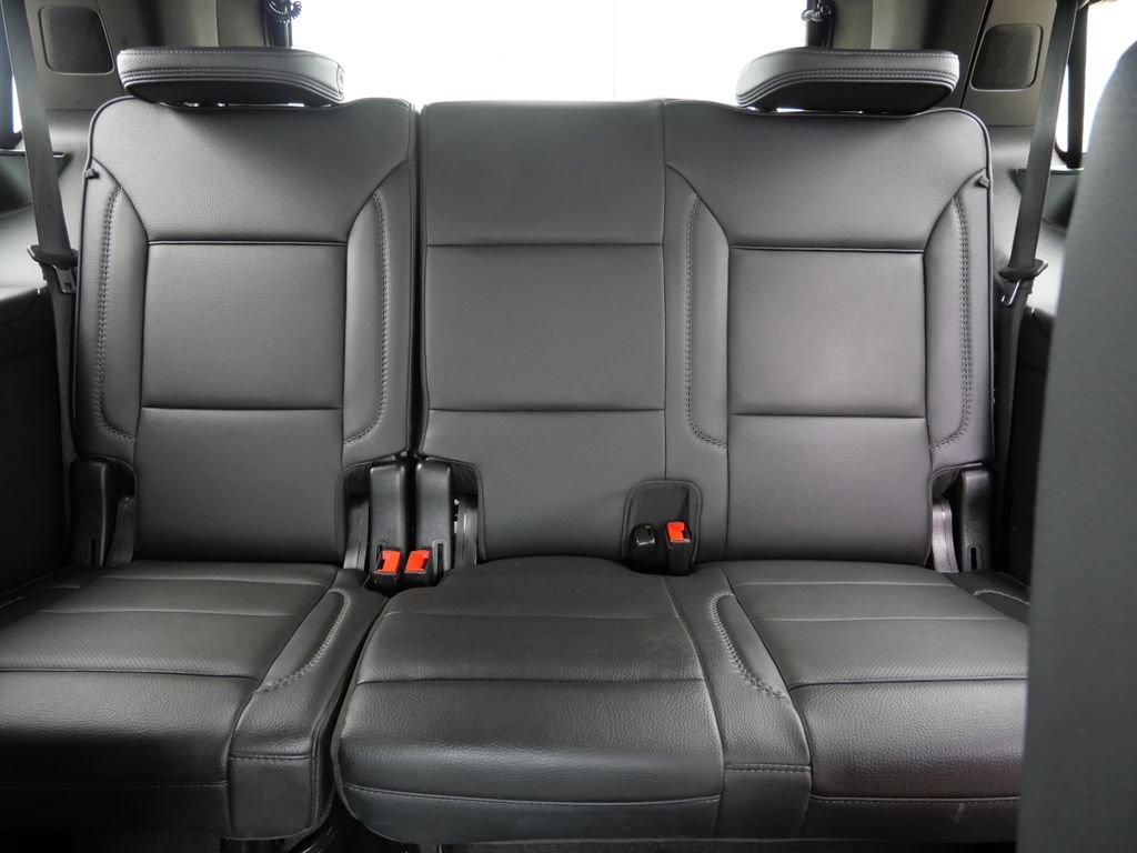 Used 2025 GMC Yukon Denali AWD/4WD image 16