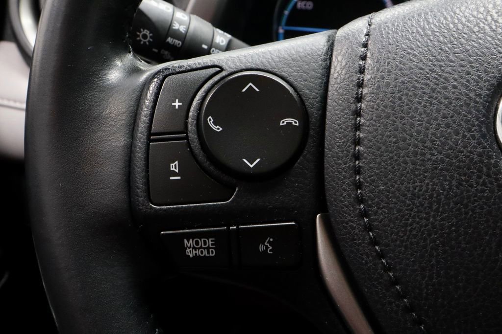 Used 2018 Toyota RAV4 Limited AWD/4WD image 27