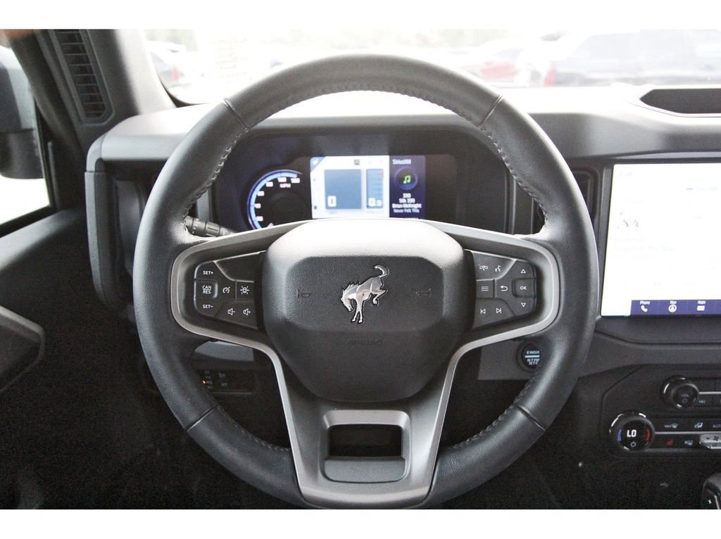 Certified 2024 Ford Bronco Black Diamond AWD/4WD image 15