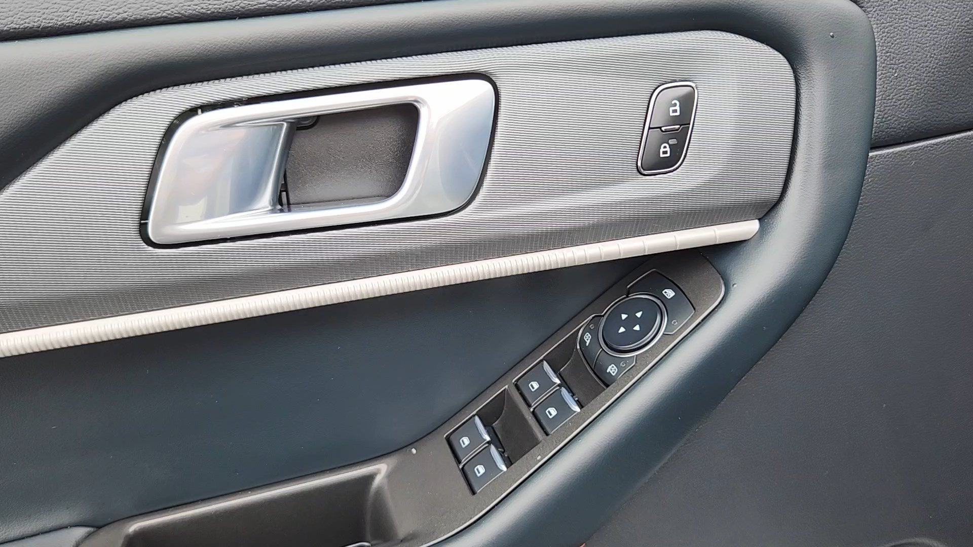 Certified 2026 Ford Explorer ST-Line AWD/4WD image 8