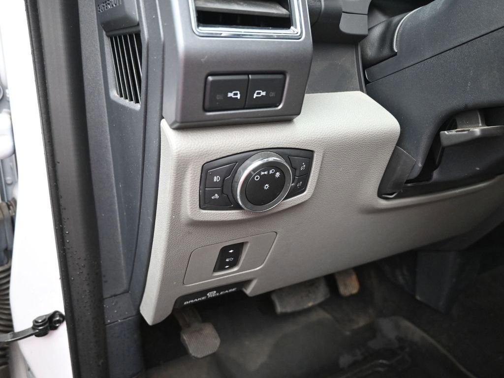 Certified 2022 Ford F350 XLT w/ XLT Value Package image 18