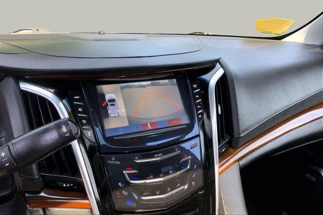 Used 2020 Cadillac Escalade Luxury w/ Escalade Sport Edition AWD/4WD image 29