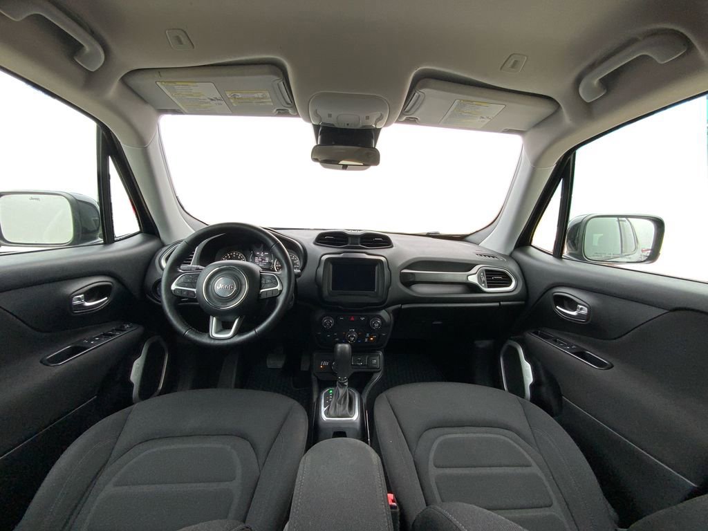 Used 2018 Jeep Renegade Latitude w/ Cold Weather Group image 15