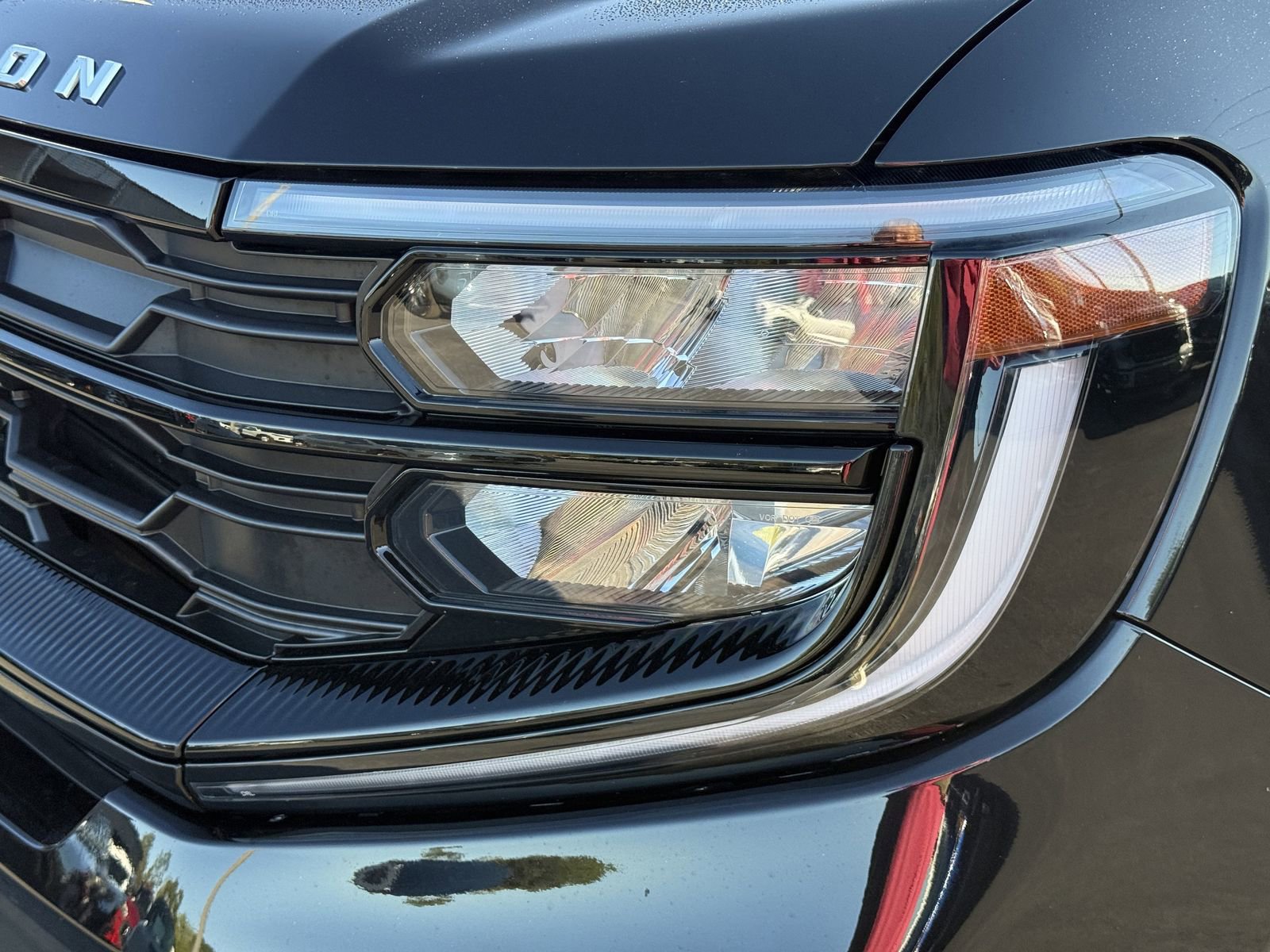 Certified 2025 Ford Expedition Active image 6