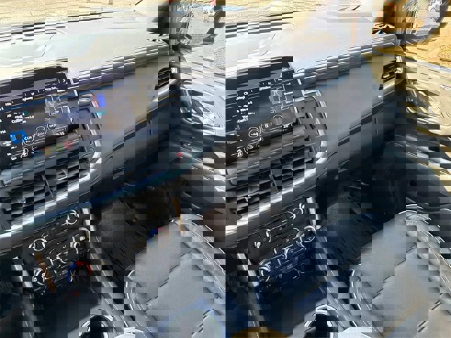 Used 2021 GMC Yukon XL SLT image 16