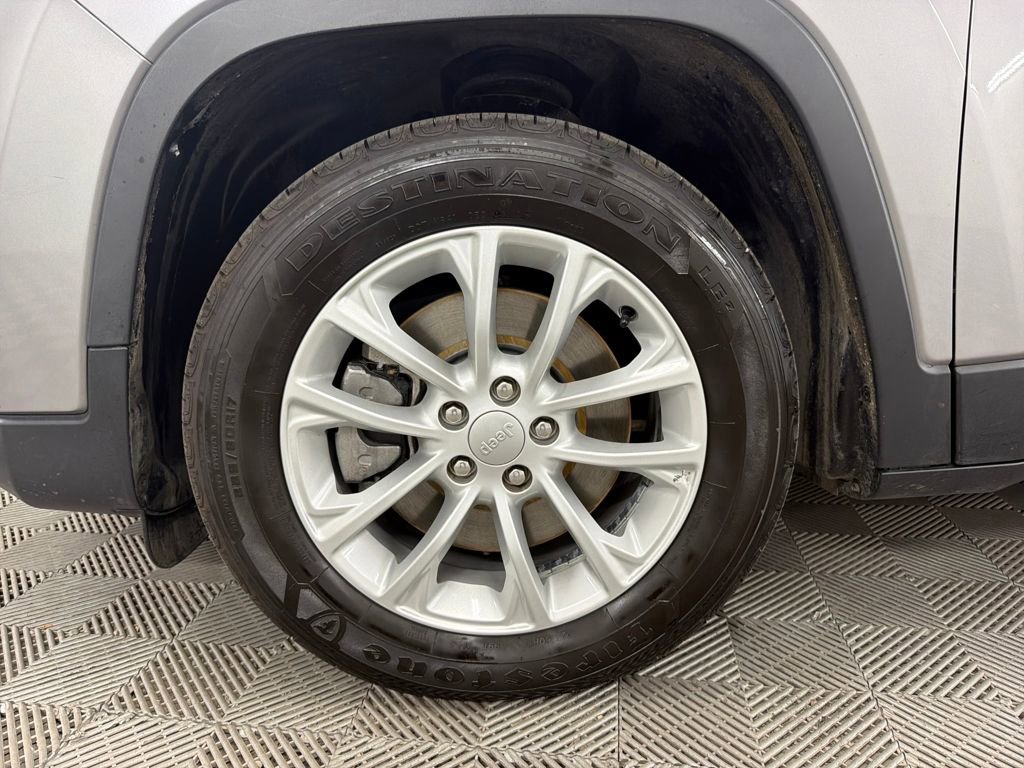 Used 2020 Jeep Cherokee Latitude image 15