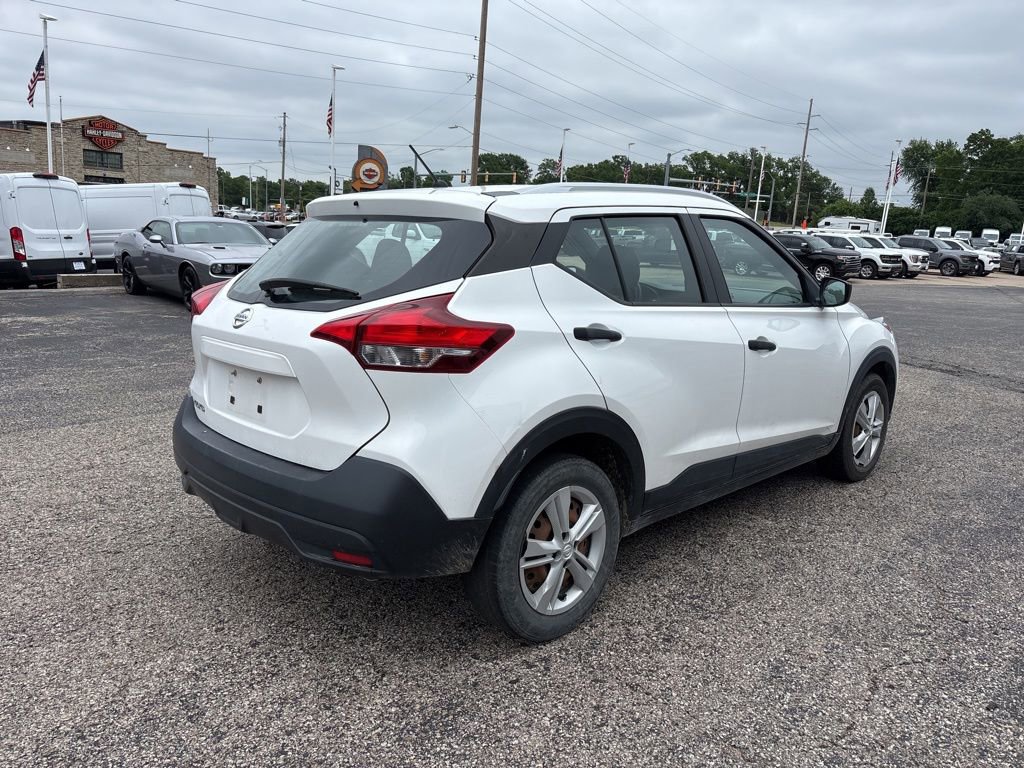 Used 2018 Nissan Kicks S FWD image 7