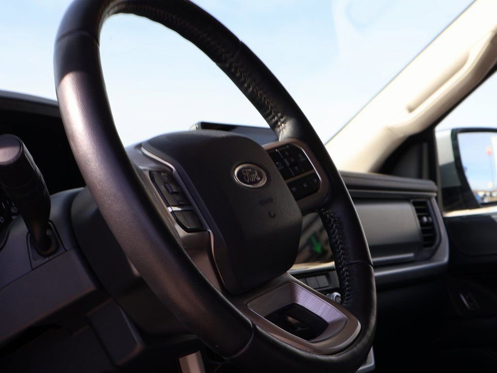 Certified 2022 Ford Expedition Max XLT image 25