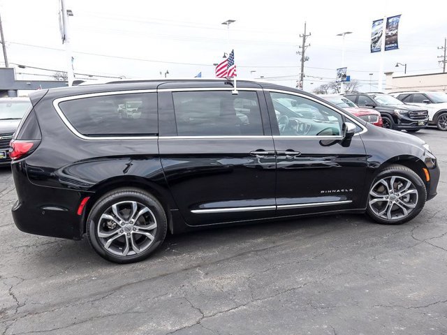 Used 2024 Chrysler Pacifica Pinnacle AWD/4WD image 11