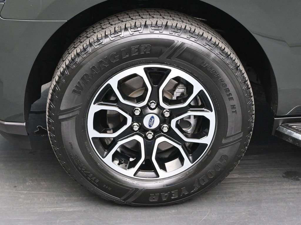 Certified 2023 Ford Expedition XLT image 35