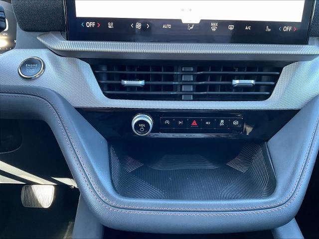 Certified 2025 Ford Explorer Active w/ Active Comfort Package AWD/4WD image 17