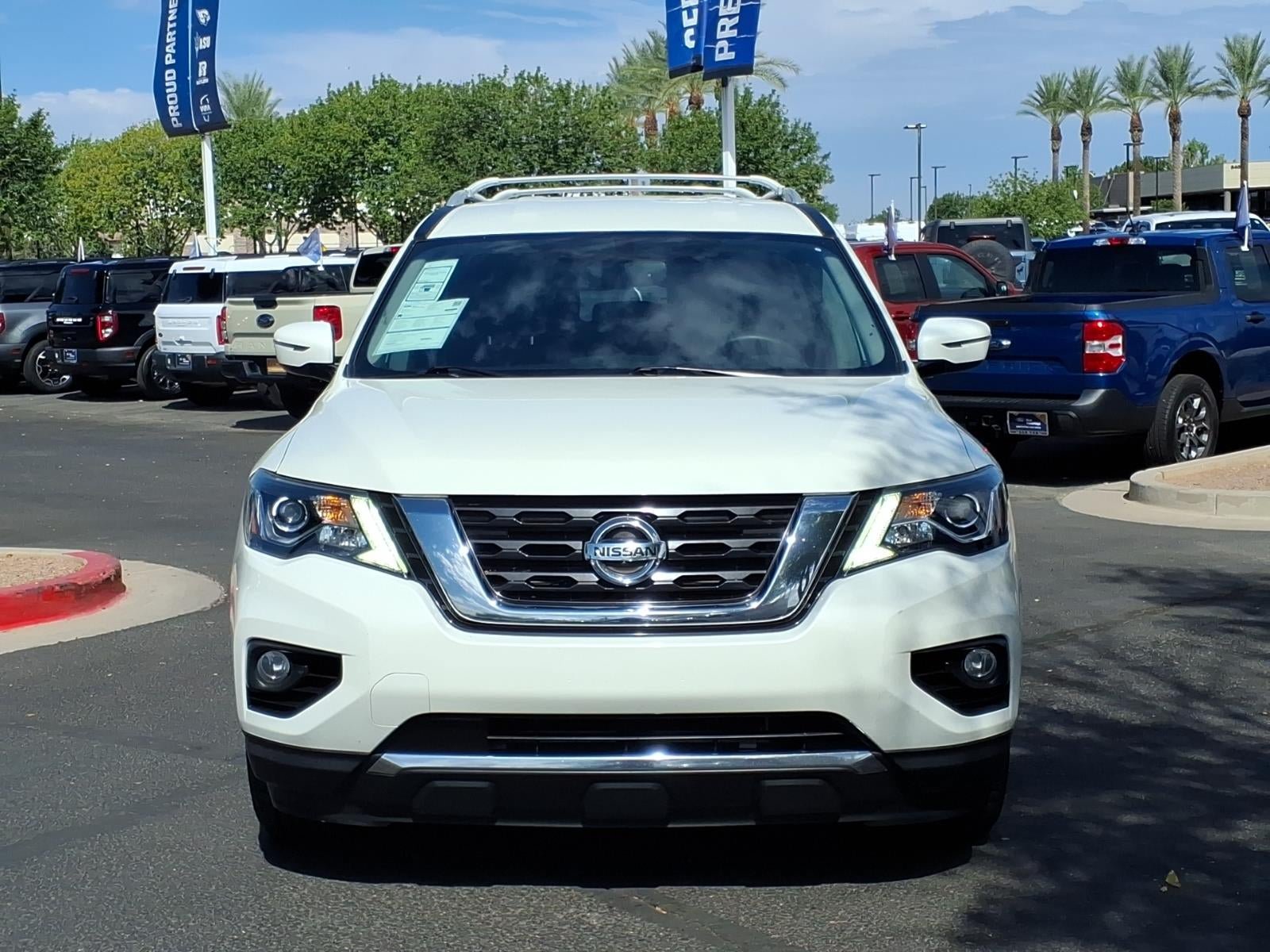 Used 2019 Nissan Pathfinder SV FWD image 2