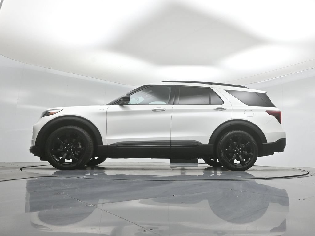 Certified 2023 Ford Explorer ST-Line w/ Class IV Trailer Tow Package RWD image 8