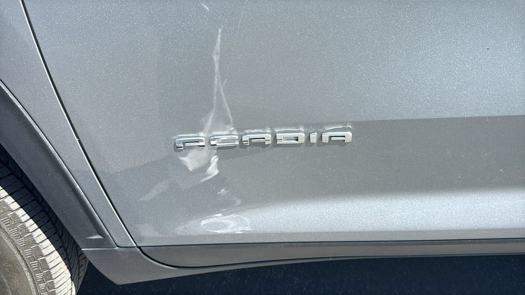 Used 2025 GMC Acadia Elevation FWD image 7