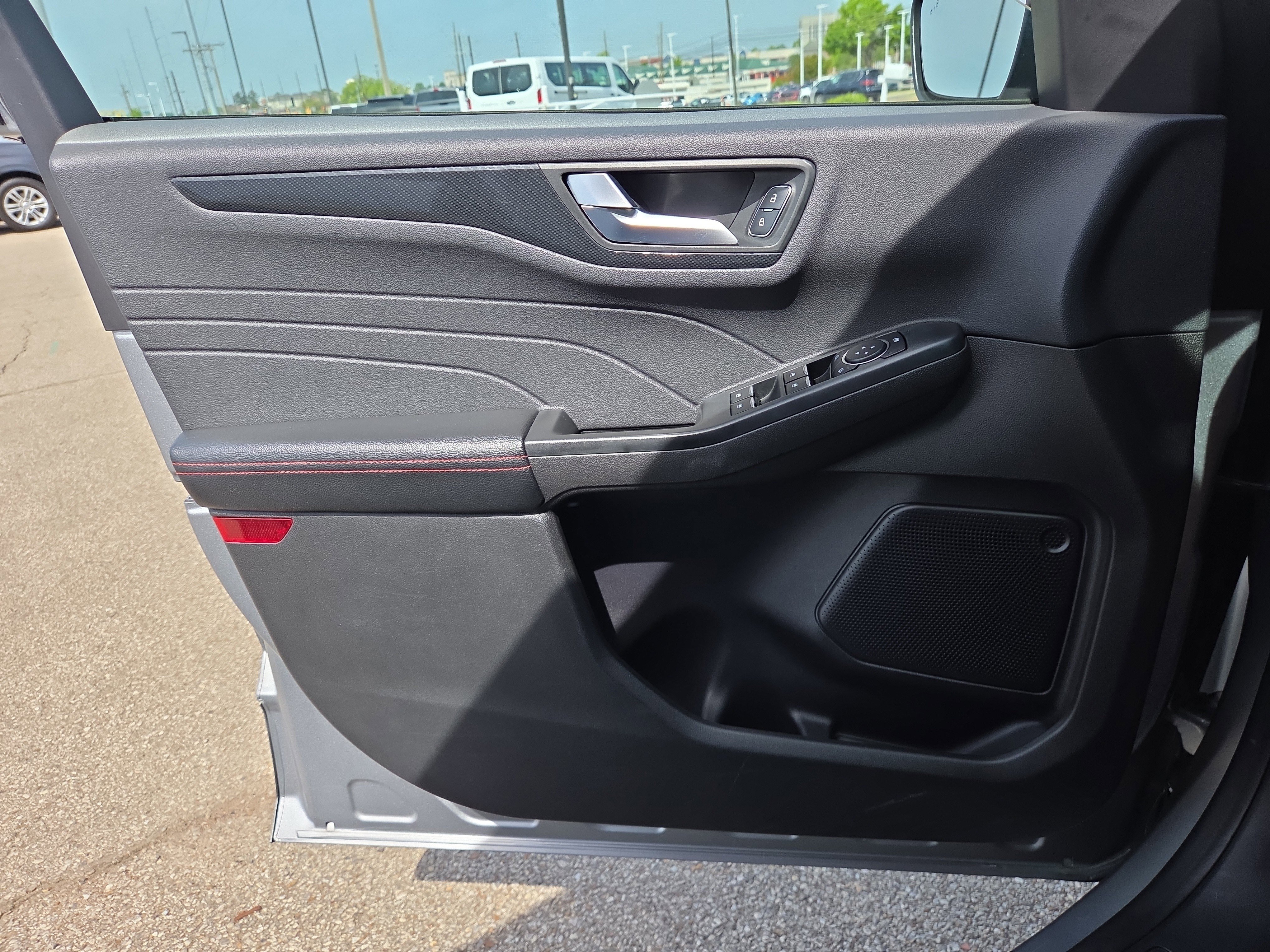 Certified 2024 Ford Escape ST-Line AWD/4WD image 17