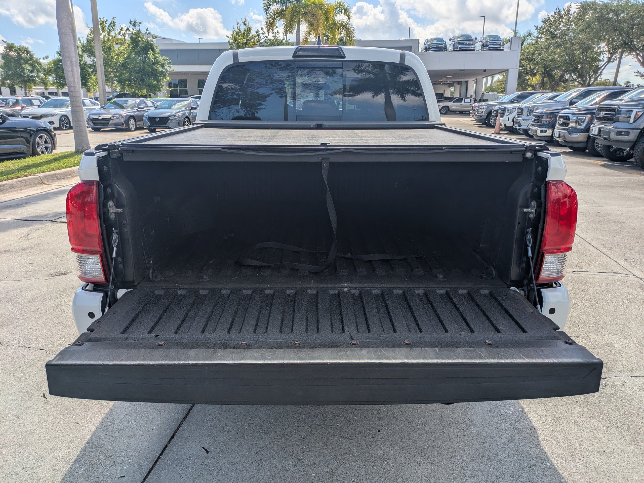 Used 2017 Toyota Tacoma TRD Sport w/ Premium & Technology Package RWD image 13