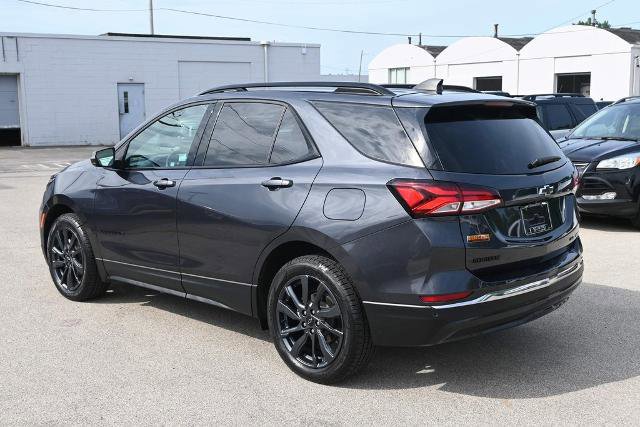 Used 2022 Chevrolet Equinox RS w/ Infotainment Package image 3