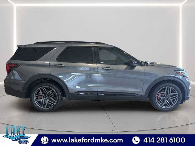 Certified 2025 Ford Explorer ST AWD/4WD image 8