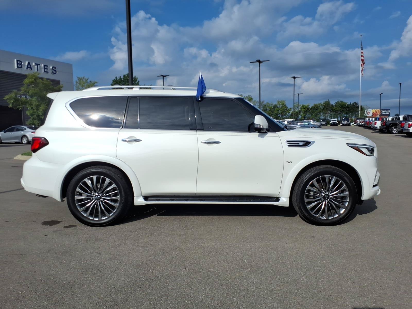 Used 2019 INFINITI QX80 Luxe w/ 22" Wheel Package AWD/4WD image 2