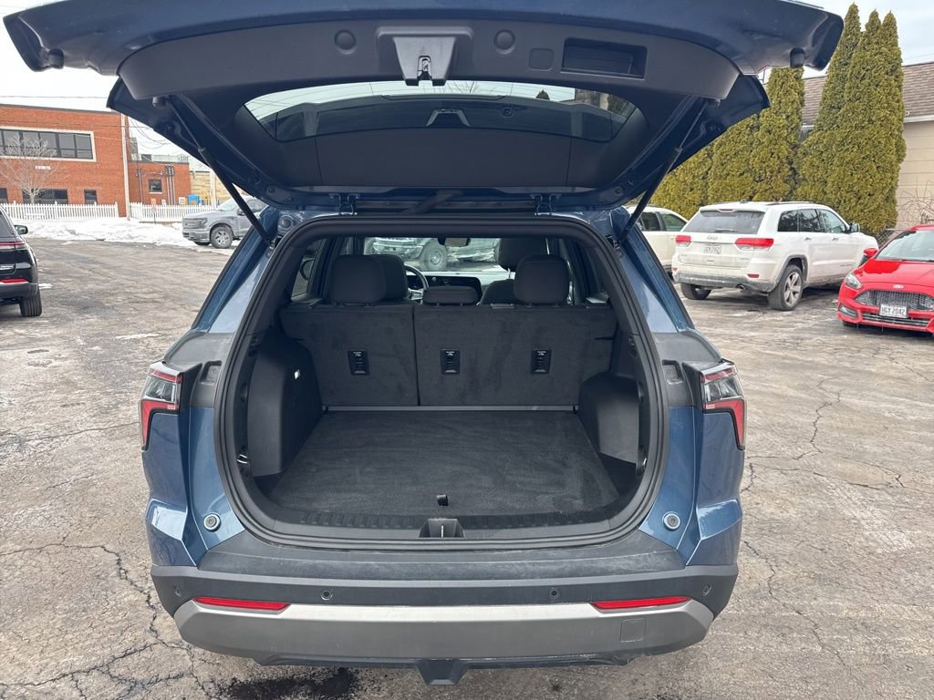 Used 2025 Chevrolet Equinox LT w/ Safety and Technology Package image 40