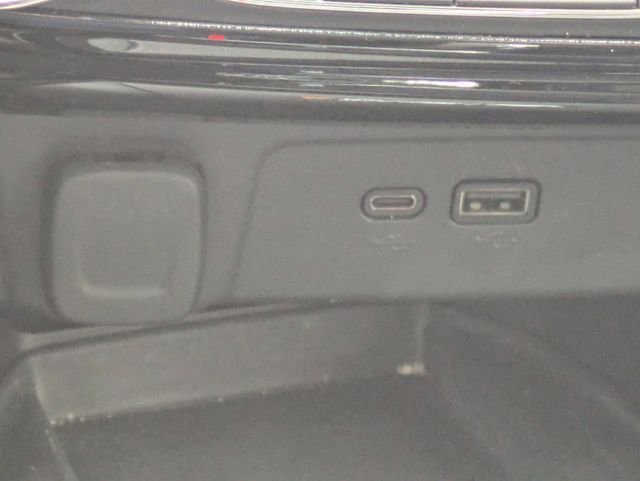 Used 2024 Chevrolet Trax RS w/ Sunroof Package image 24