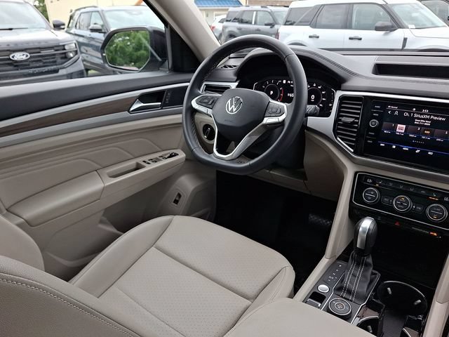 Used 2022 Volkswagen Atlas SEL AWD/4WD image 14