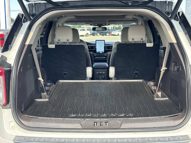 Certified 2020 Ford Explorer Platinum w/ Premium Technology Package AWD/4WD image 13
