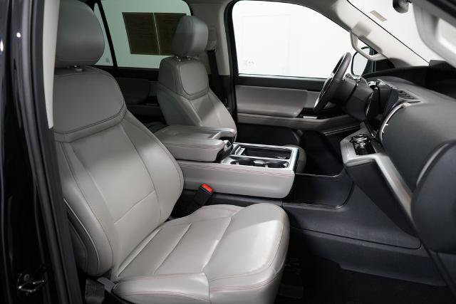 Certified 2025 Ford Expedition Active AWD/4WD image 33