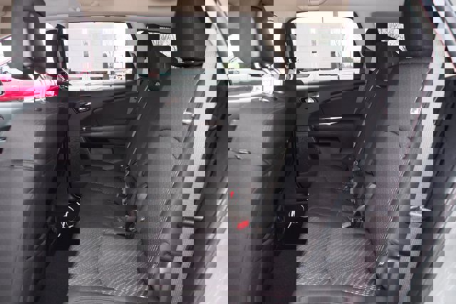 Used 2019 Dodge Journey SE image 18