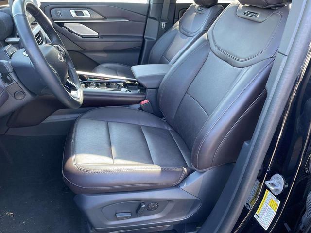Certified 2025 Ford Explorer Platinum image 14