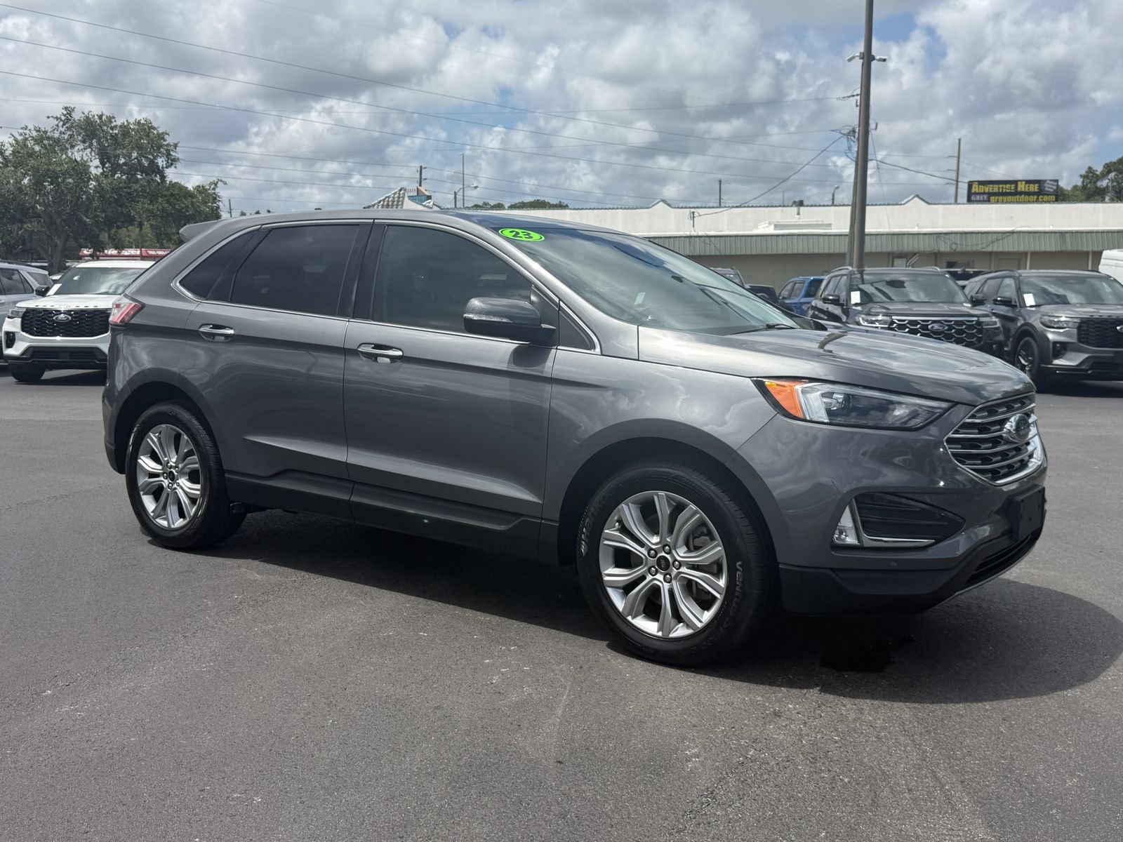 Certified 2023 Ford Edge Titanium AWD/4WD image 2