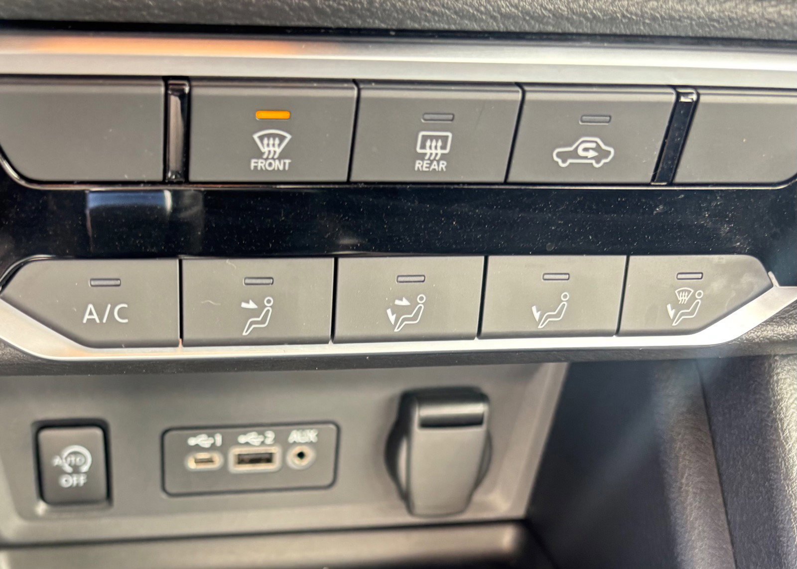 Used 2025 Nissan Sentra SV image 38