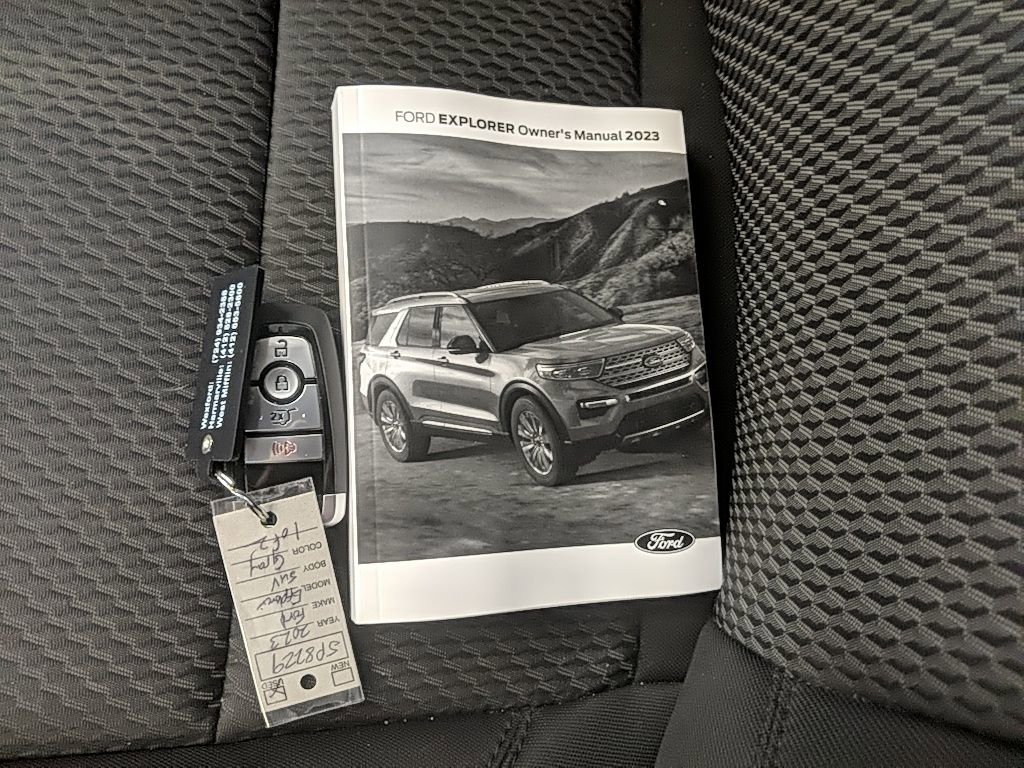 Certified 2023 Ford Explorer XLT w/ Class IV Trailer Tow Package AWD/4WD image 30