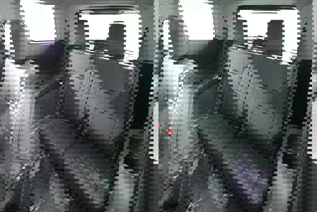 Used 2023 GMC Acadia SLT w/ Technology Package image 31