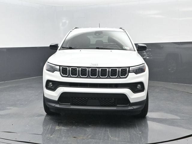 Used 2024 Jeep Compass Latitude AWD/4WD image 19