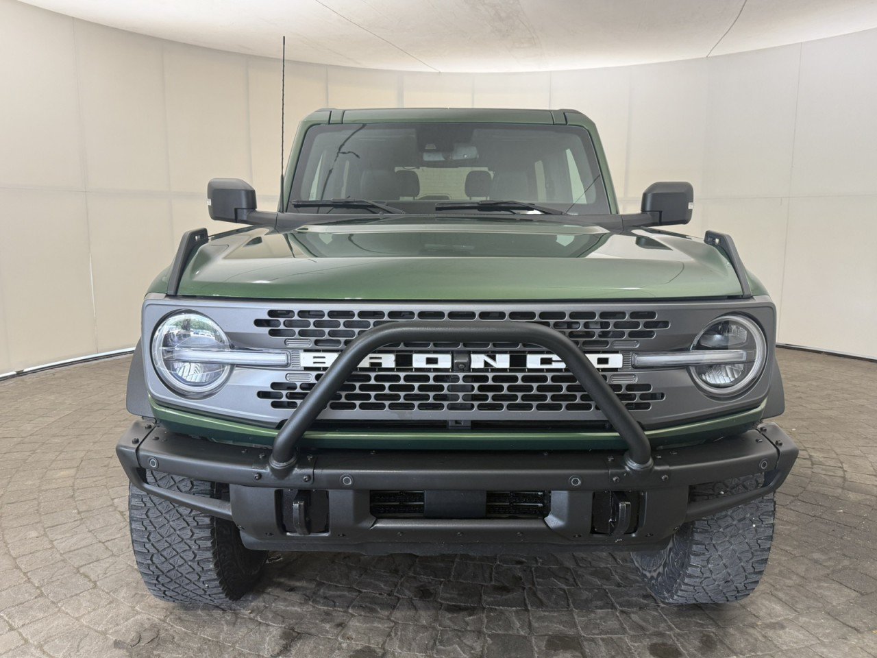 Certified 2023 Ford Bronco Badlands w/ Sasquatch Package AWD/4WD image 2